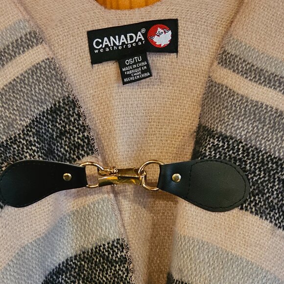 Pink and black poncho with buckle - Picture 3 of 9